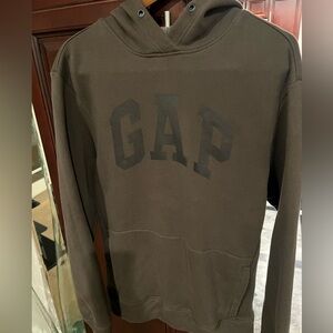 Used Gap Swetshirt Hoodie 
Size L/M